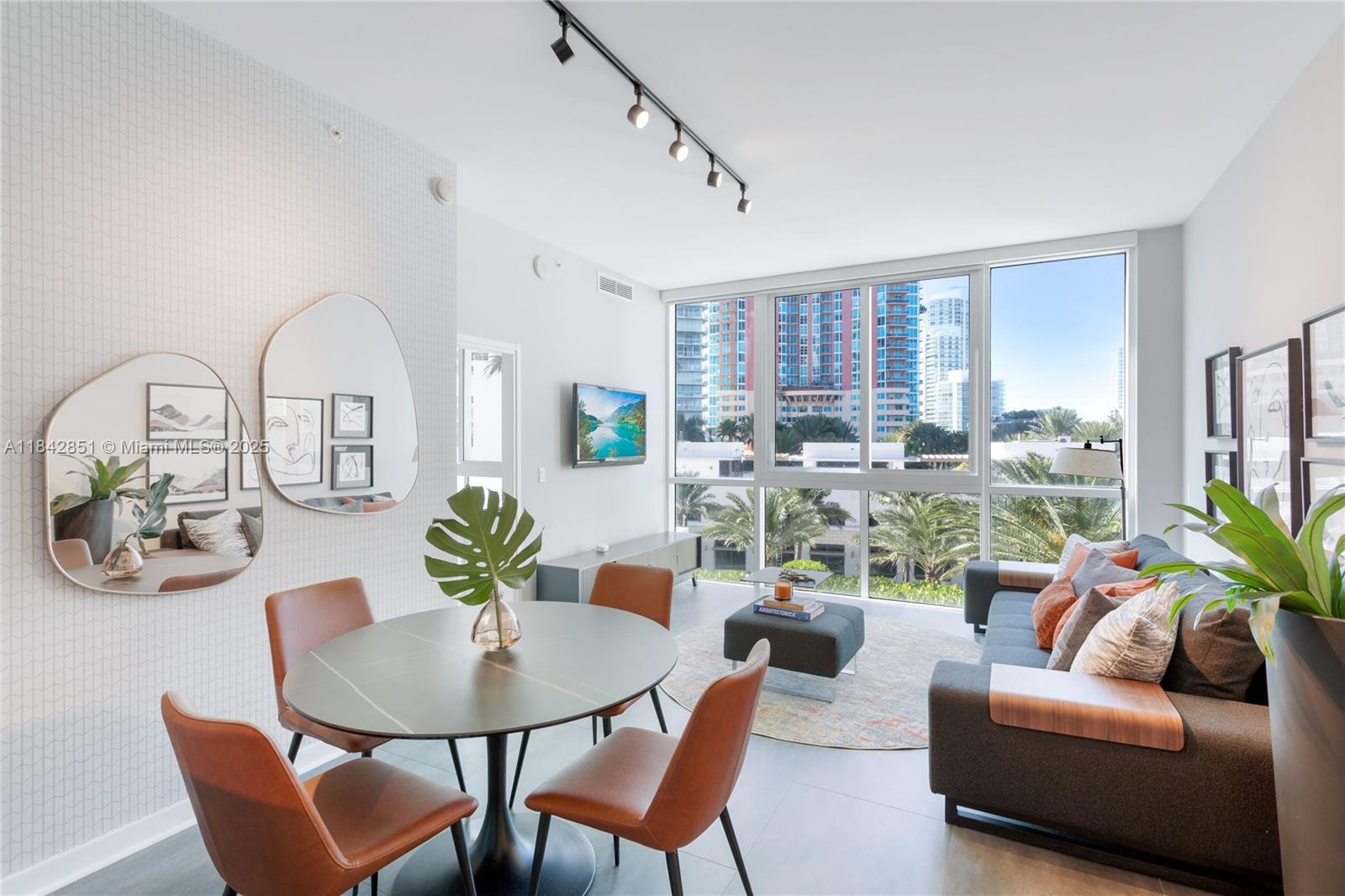 50 S Pointe Dr 609