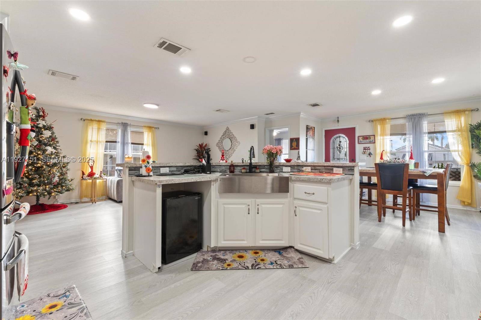 GOLD COASTER TRAILER PARK - Residential