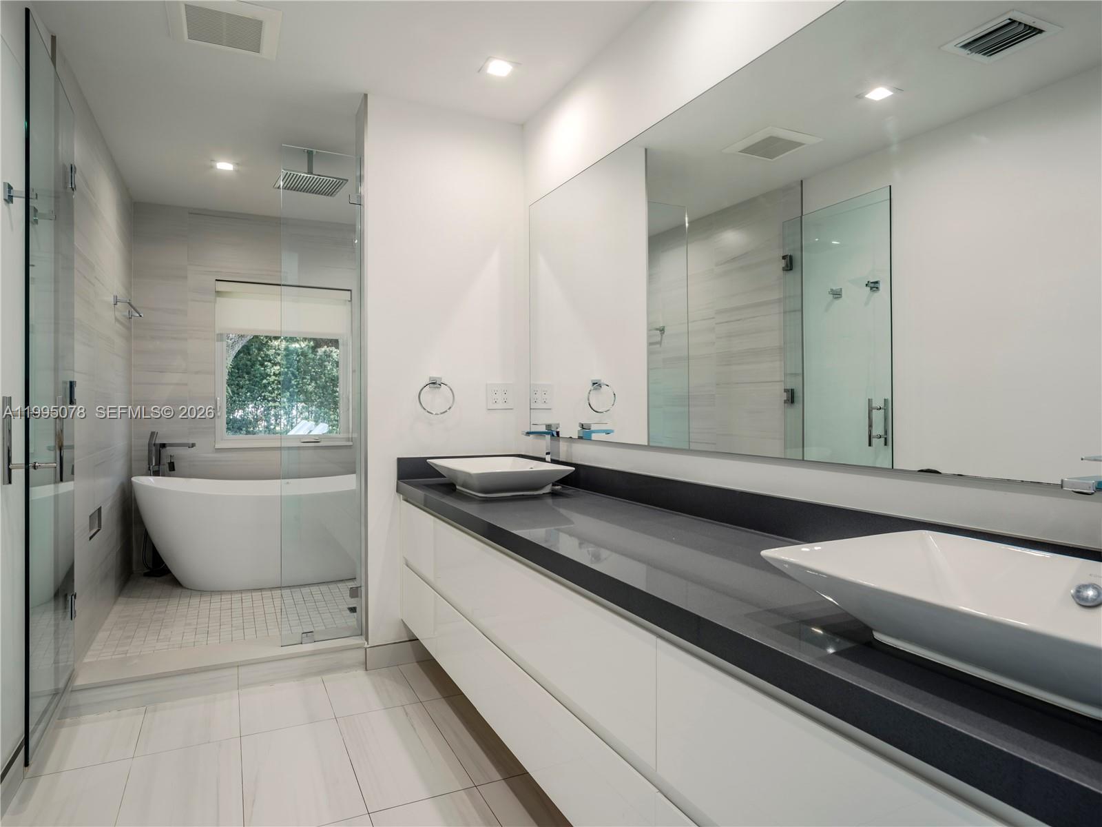 SNAPPER CREEK VILLAGE AMD - Residential