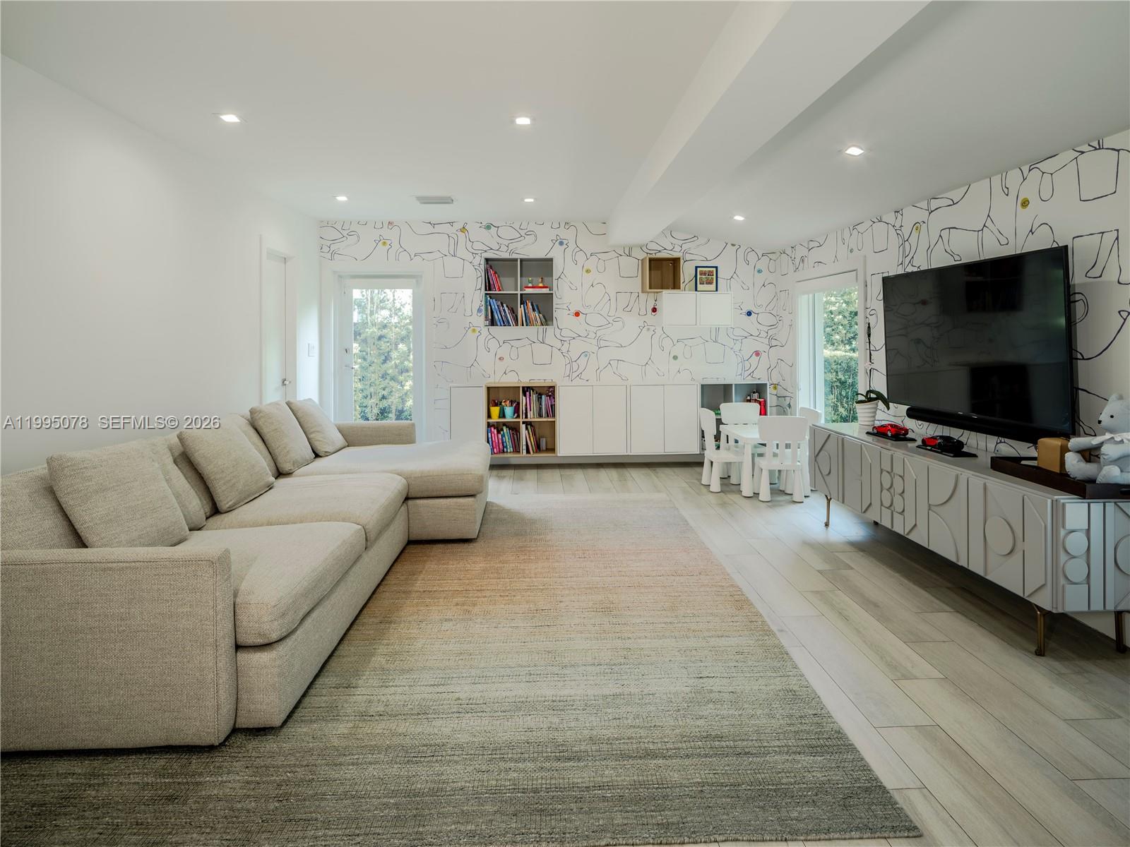 SNAPPER CREEK VILLAGE AMD - Residential