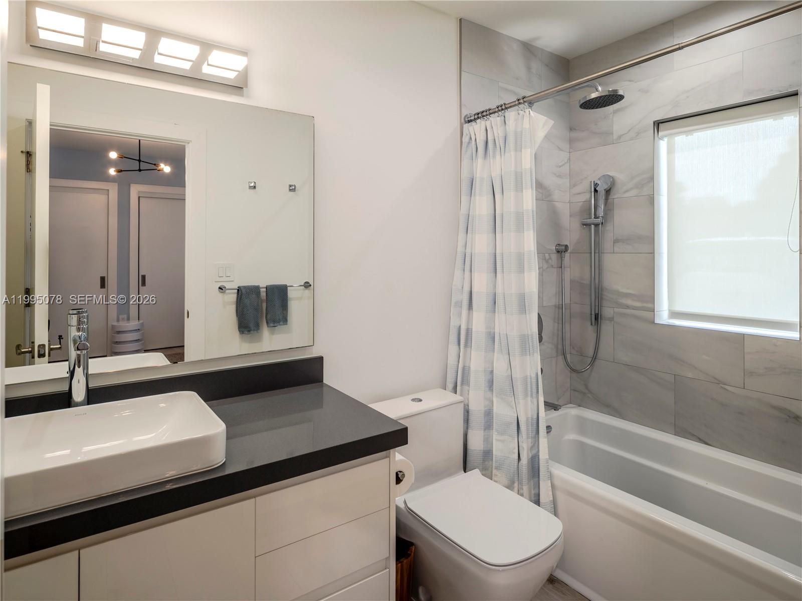 SNAPPER CREEK VILLAGE AMD - Residential