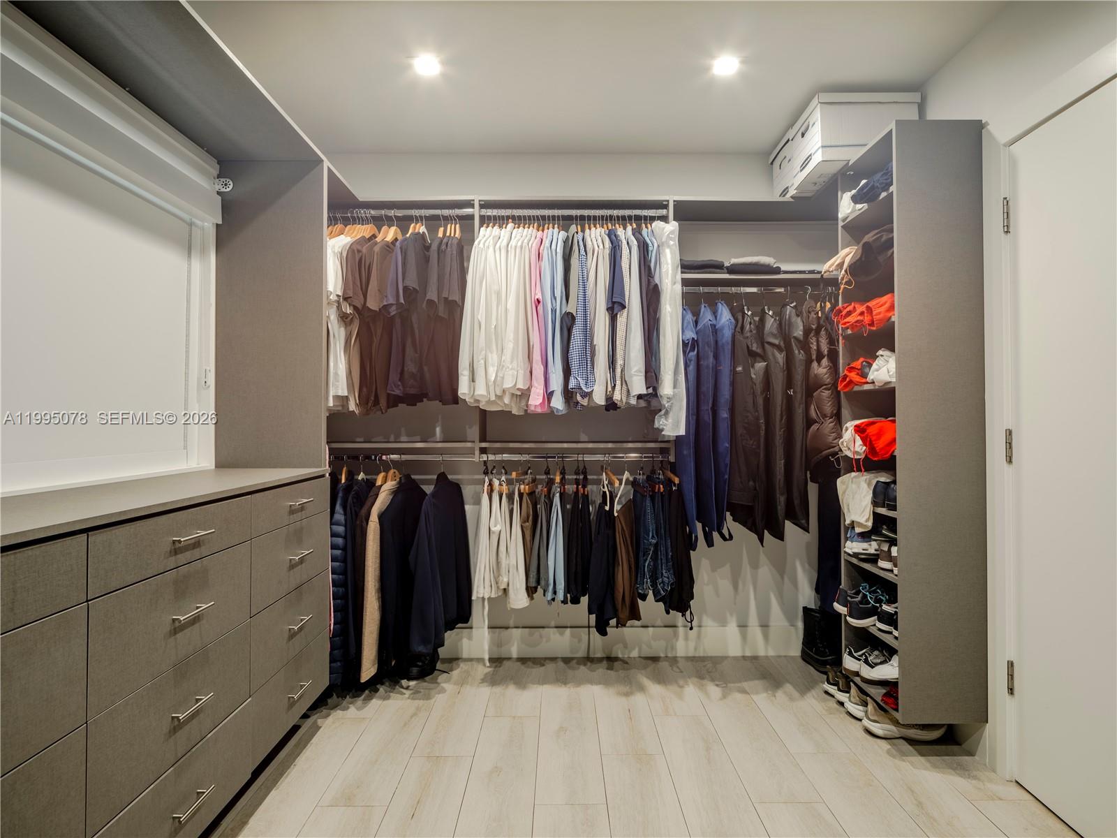 SNAPPER CREEK VILLAGE AMD - Residential