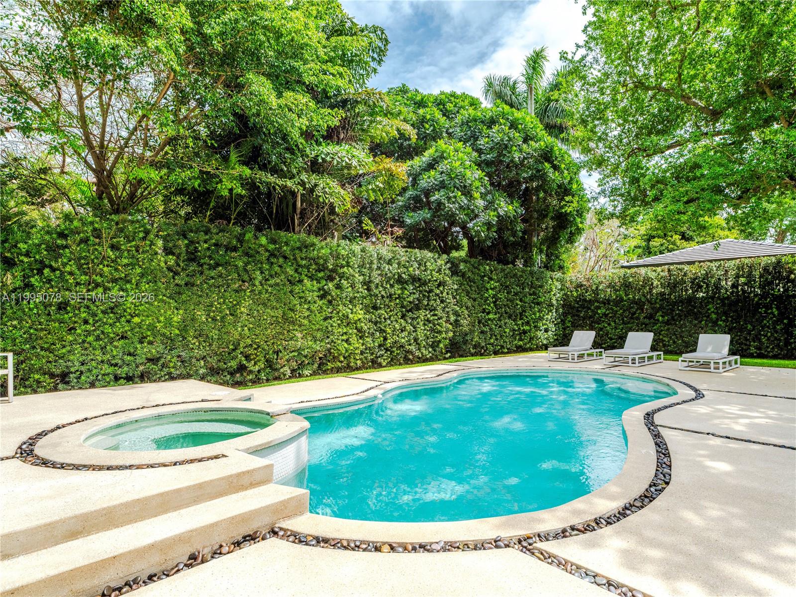 SNAPPER CREEK VILLAGE AMD - Residential