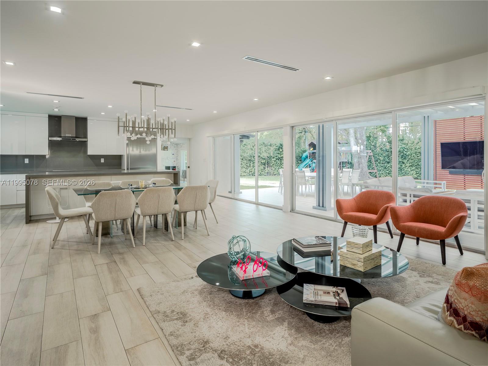 SNAPPER CREEK VILLAGE AMD - Residential