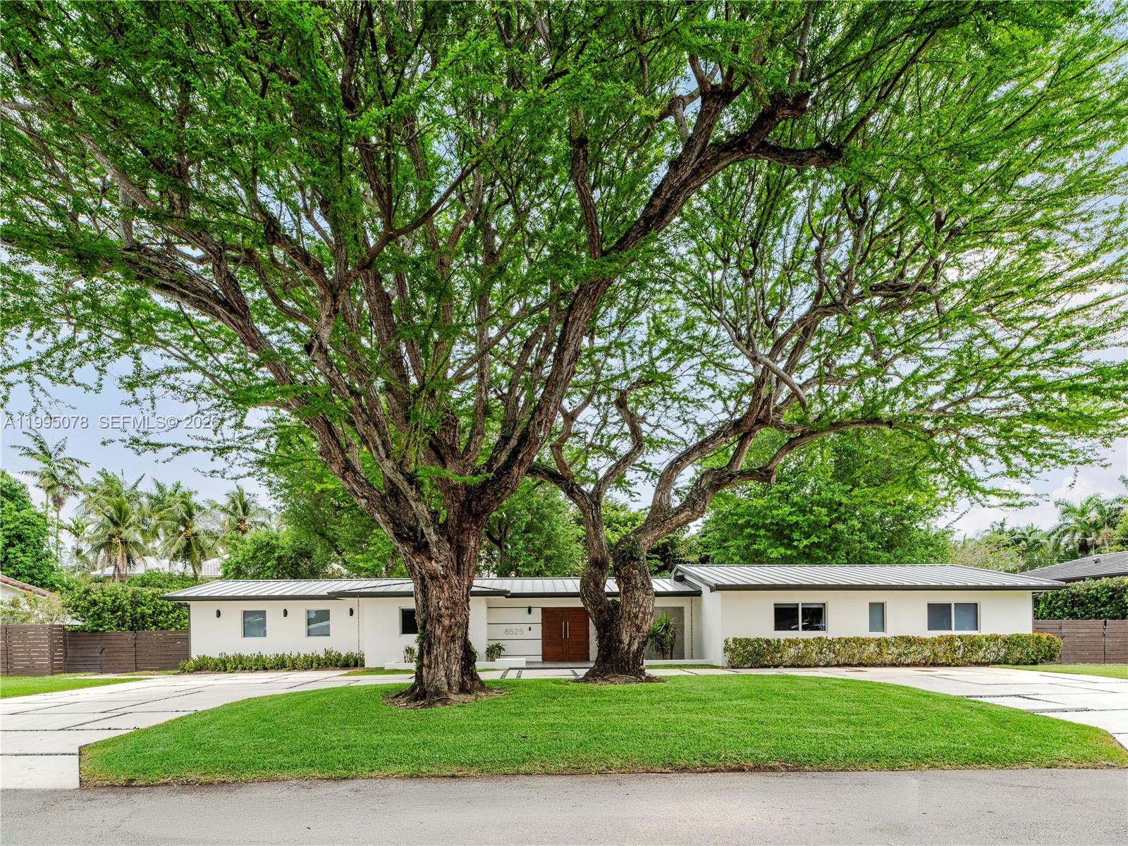 SNAPPER CREEK VILLAGE AMD - Residential