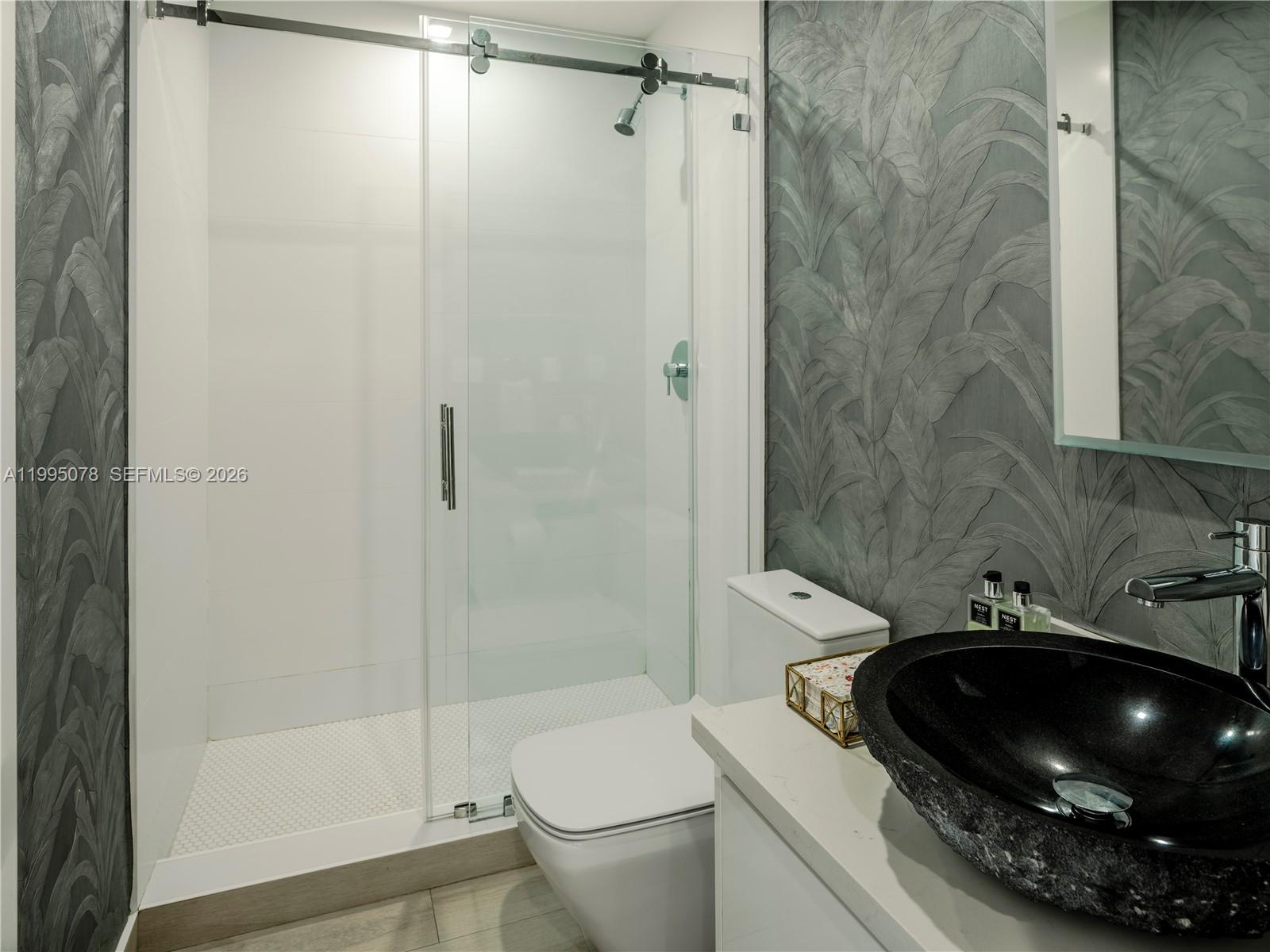 SNAPPER CREEK VILLAGE AMD - Residential