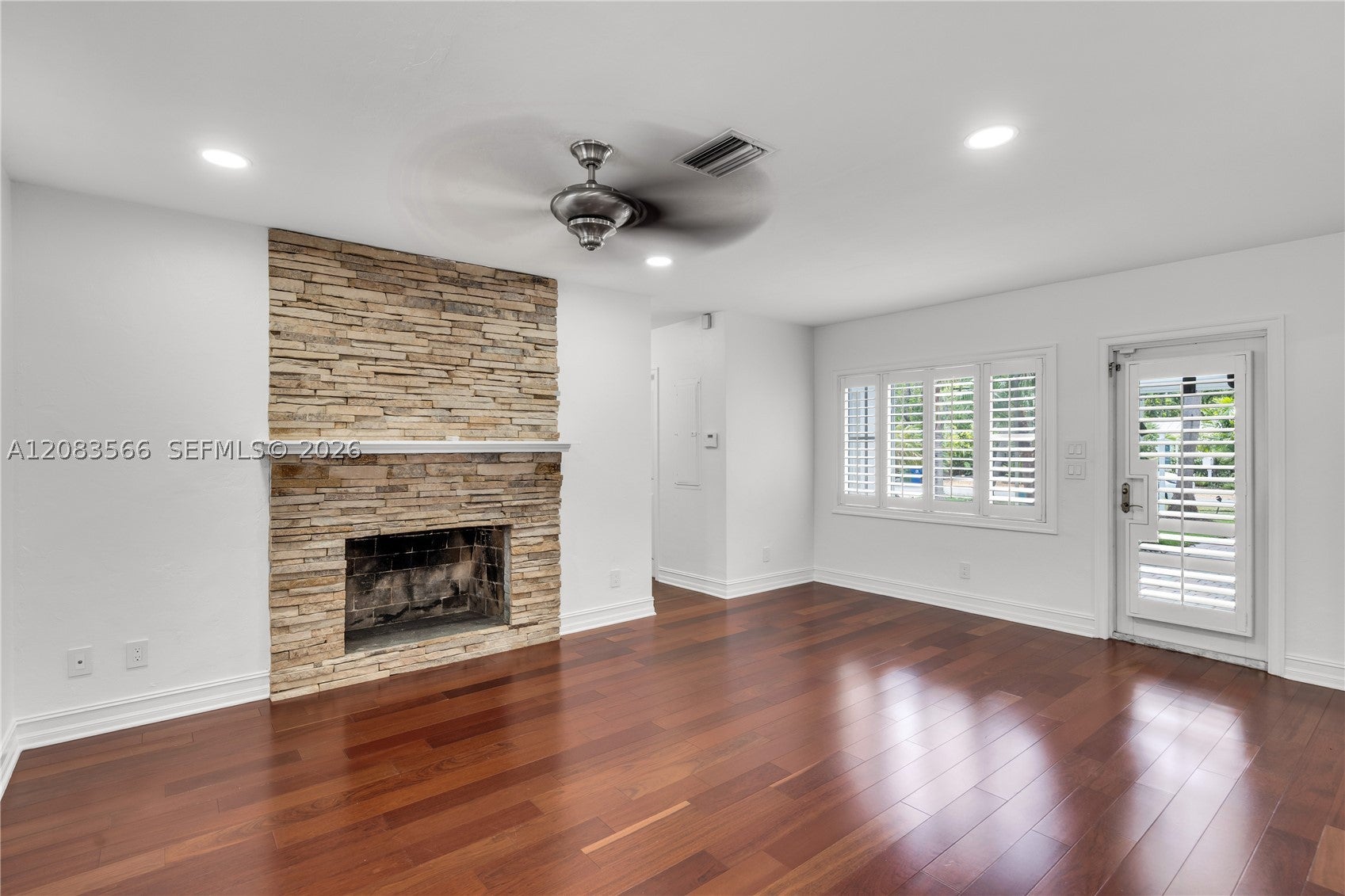 720 NE 17th Ter