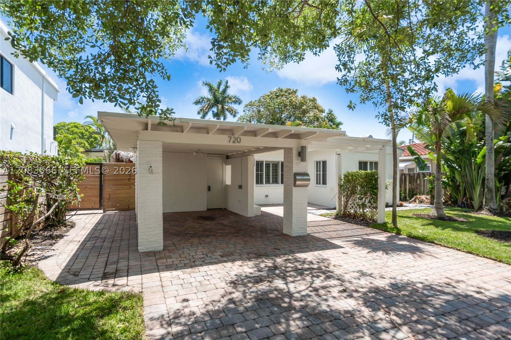 720 NE 17th Ter