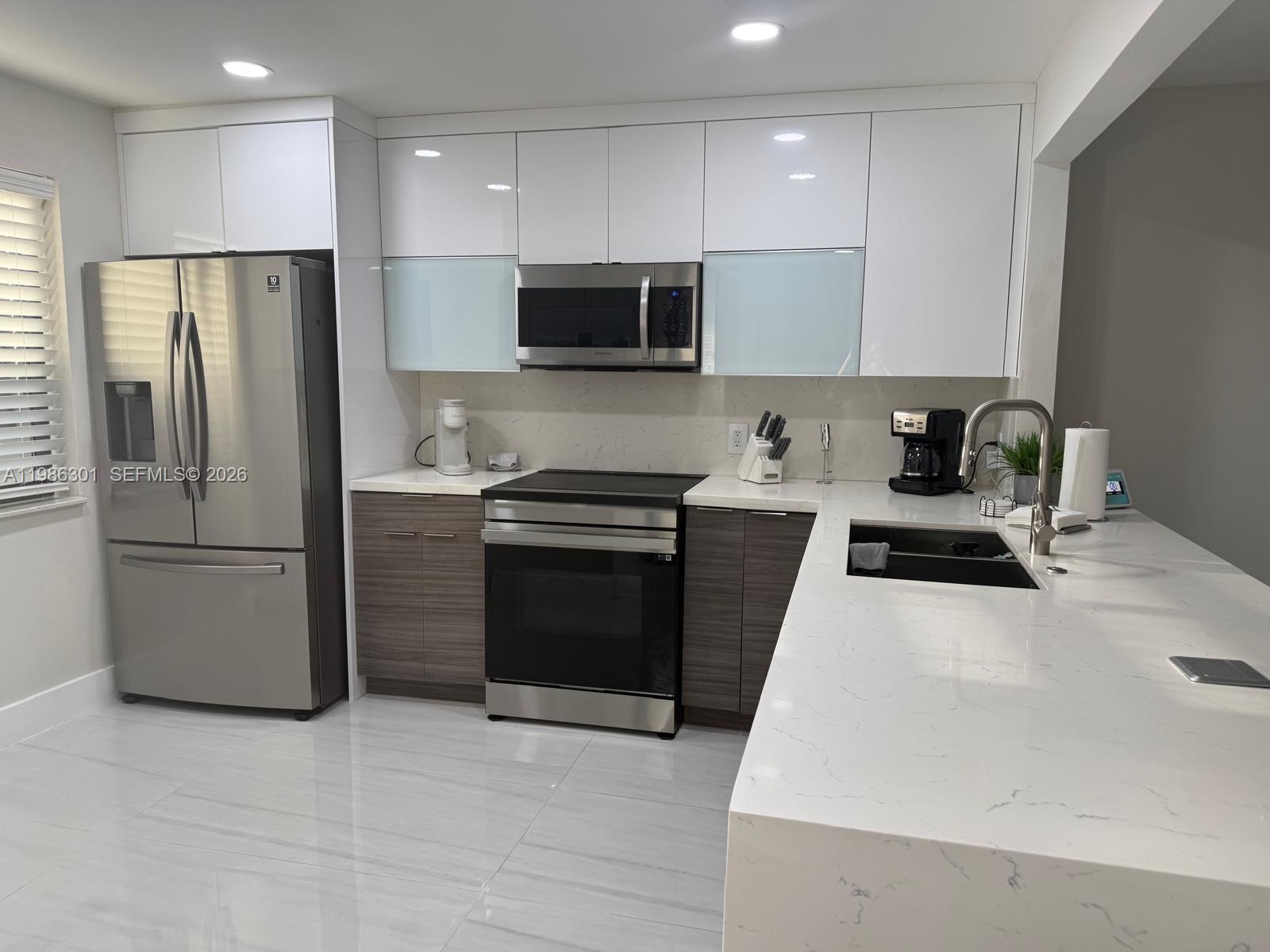 WESTON LAKES 21 INC CONDO - Residential Lease