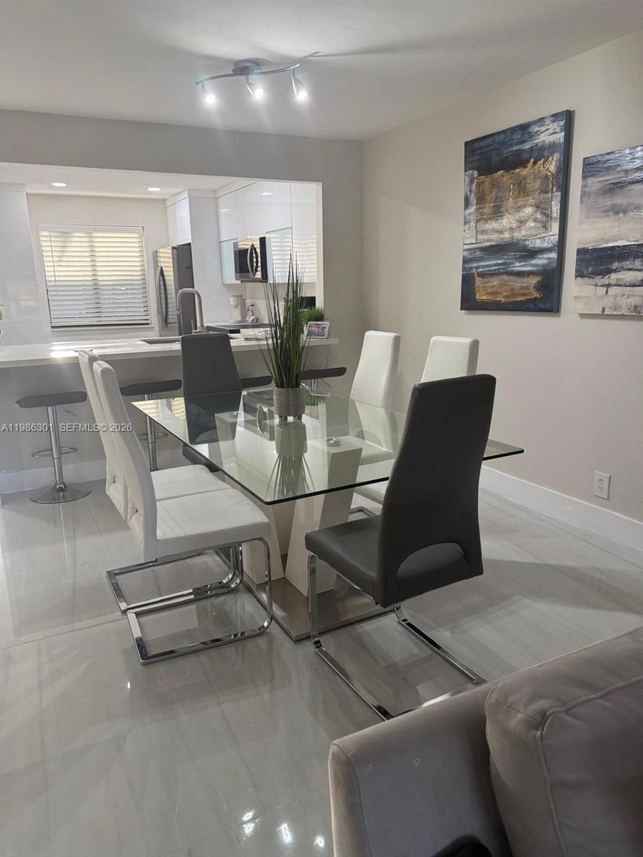 WESTON LAKES 21 INC CONDO - Residential Lease