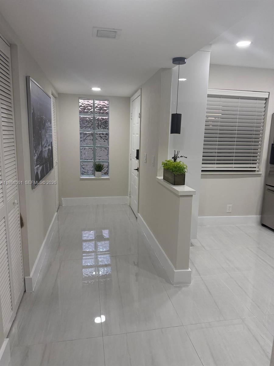 WESTON LAKES 21 INC CONDO - Residential Lease