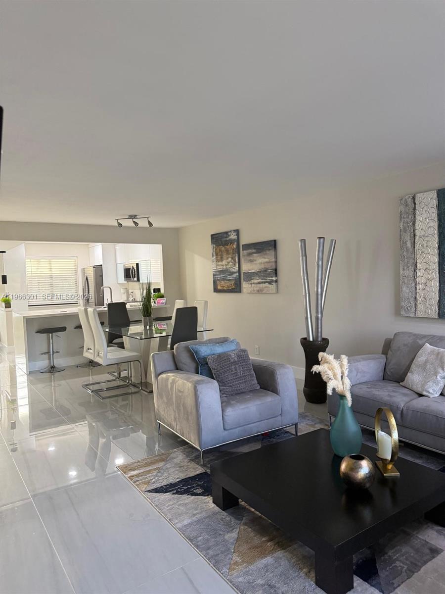 WESTON LAKES 21 INC CONDO - Residential Lease