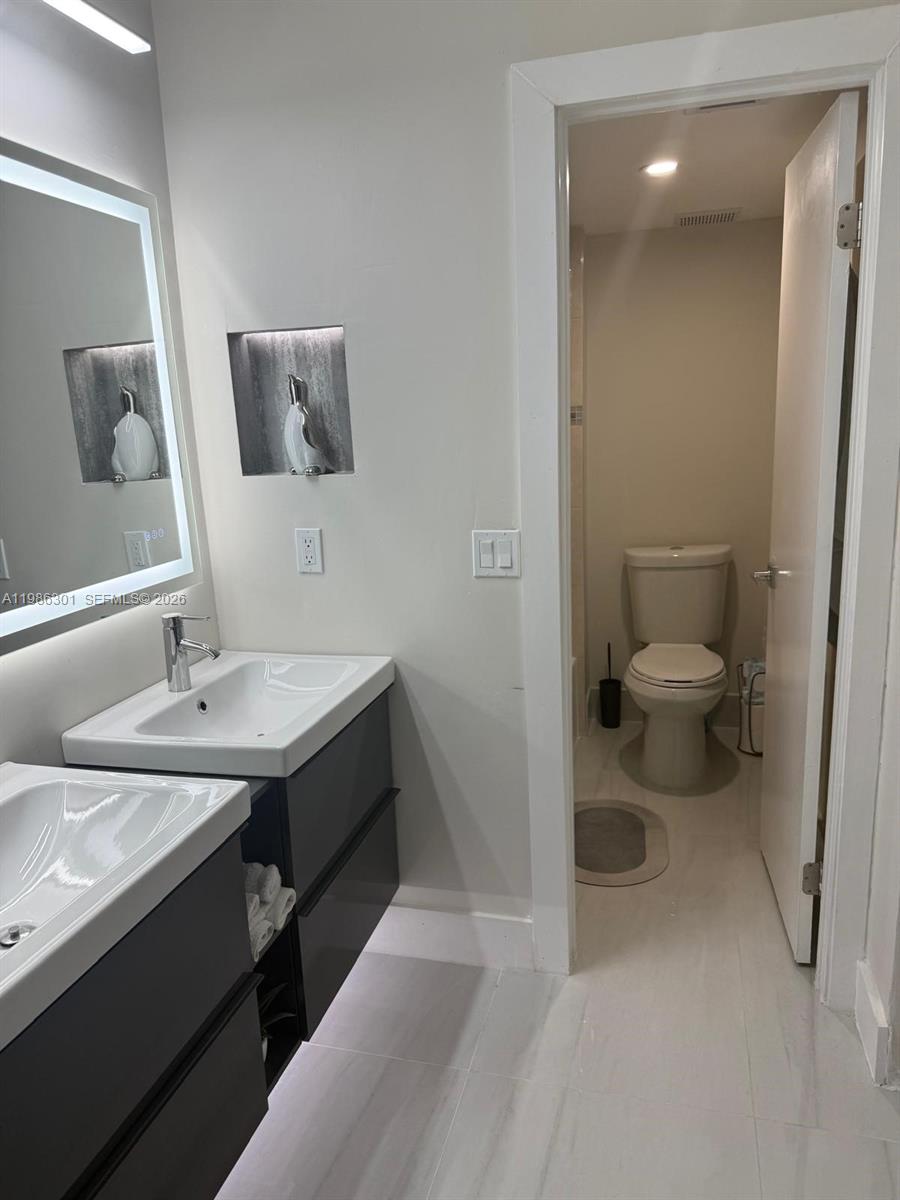 WESTON LAKES 21 INC CONDO - Residential Lease