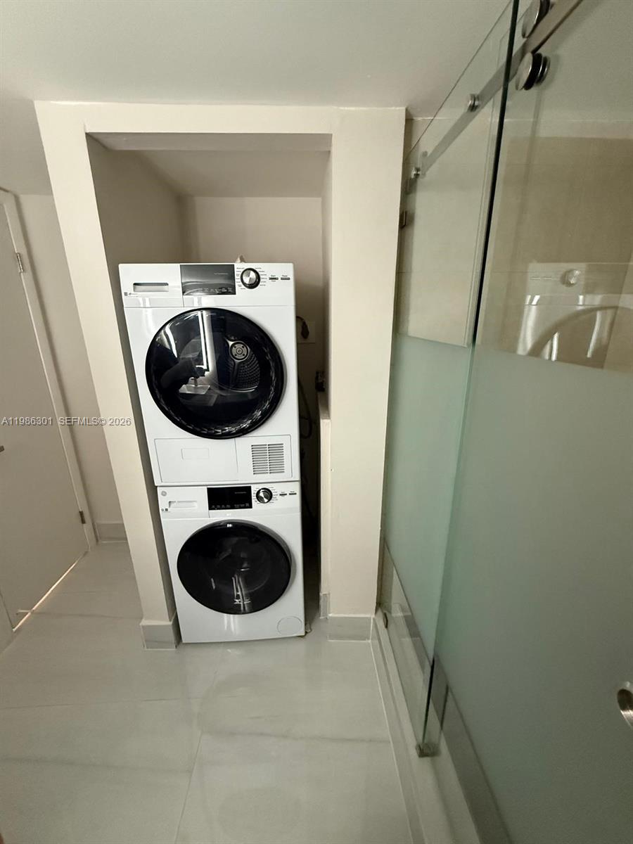 WESTON LAKES 21 INC CONDO - Residential Lease