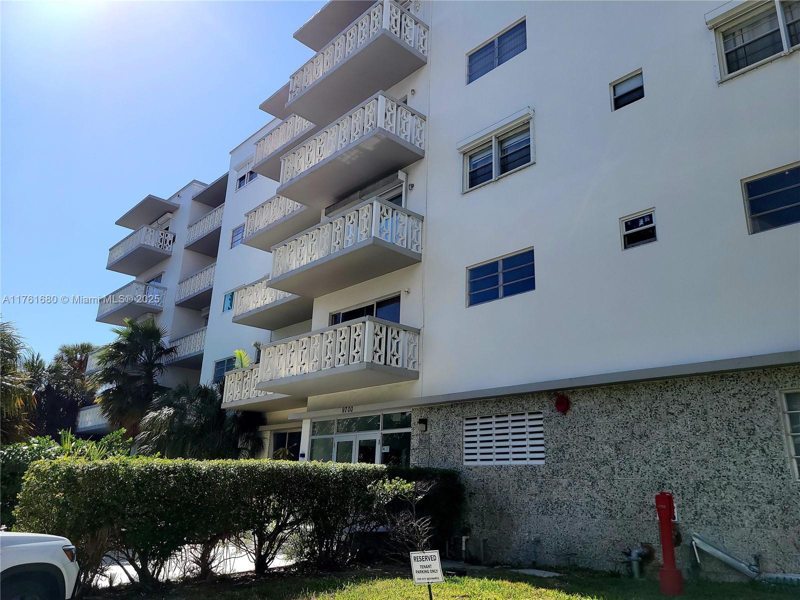 9700 E Bay Harbor Dr 506, Bay Harbor Islands, Miami-Dade County, Florida - 1 Bedrooms  
2 Bathrooms - 
