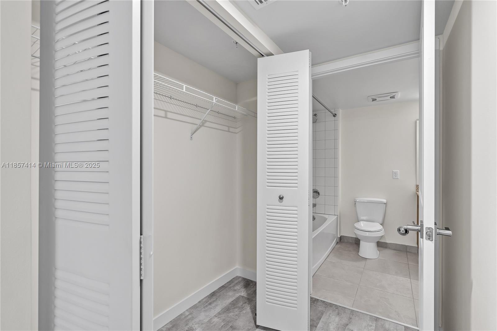 SWEETWATER GROVES .14 AC - Residential Lease