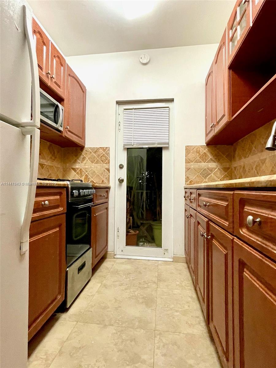 INVESTORS DREAM!, Low HOA Fees ONLY!! $334. Beautiful and Bright ONE-bedroom apartment - 5 BLOCKS from the Beach.
Beautiful Natural Light, Large Windows, and Glass doors. High Rentability. Don’t miss this Fantastic Opportunity to Own Your Investment Property on the Beautiful and Desired Beaches of Miami Beach. First Floor, Corner Unit. Gorgeous Property Palm trees.
Restaurants, Convenience stores, schools, and places of worship are all within walking distance.