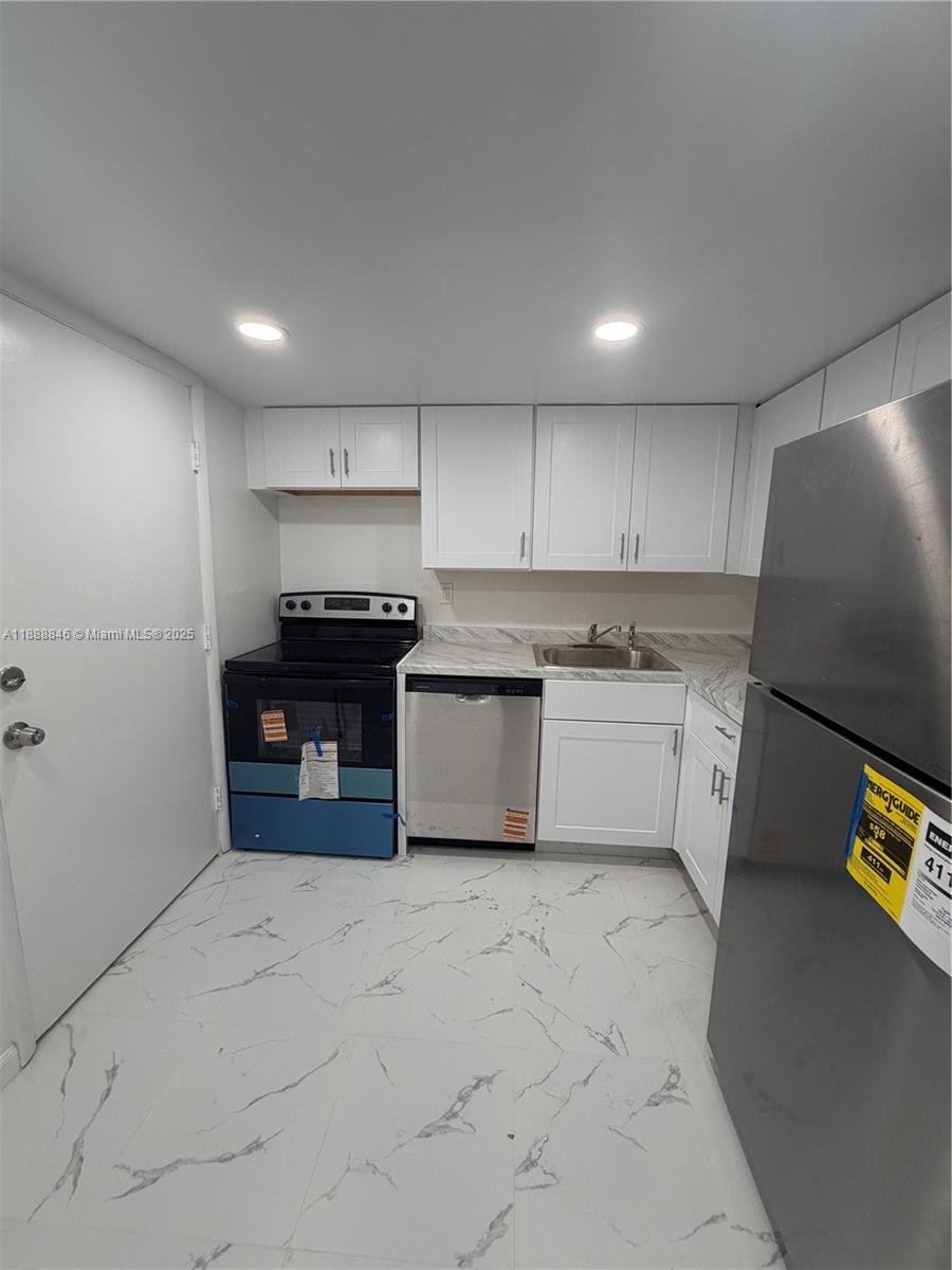 36 Island Ave 12
