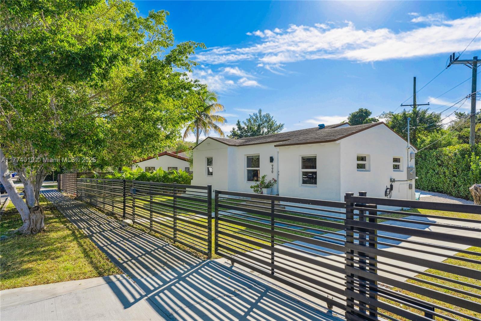 BRICKELL ESTATES - Residential