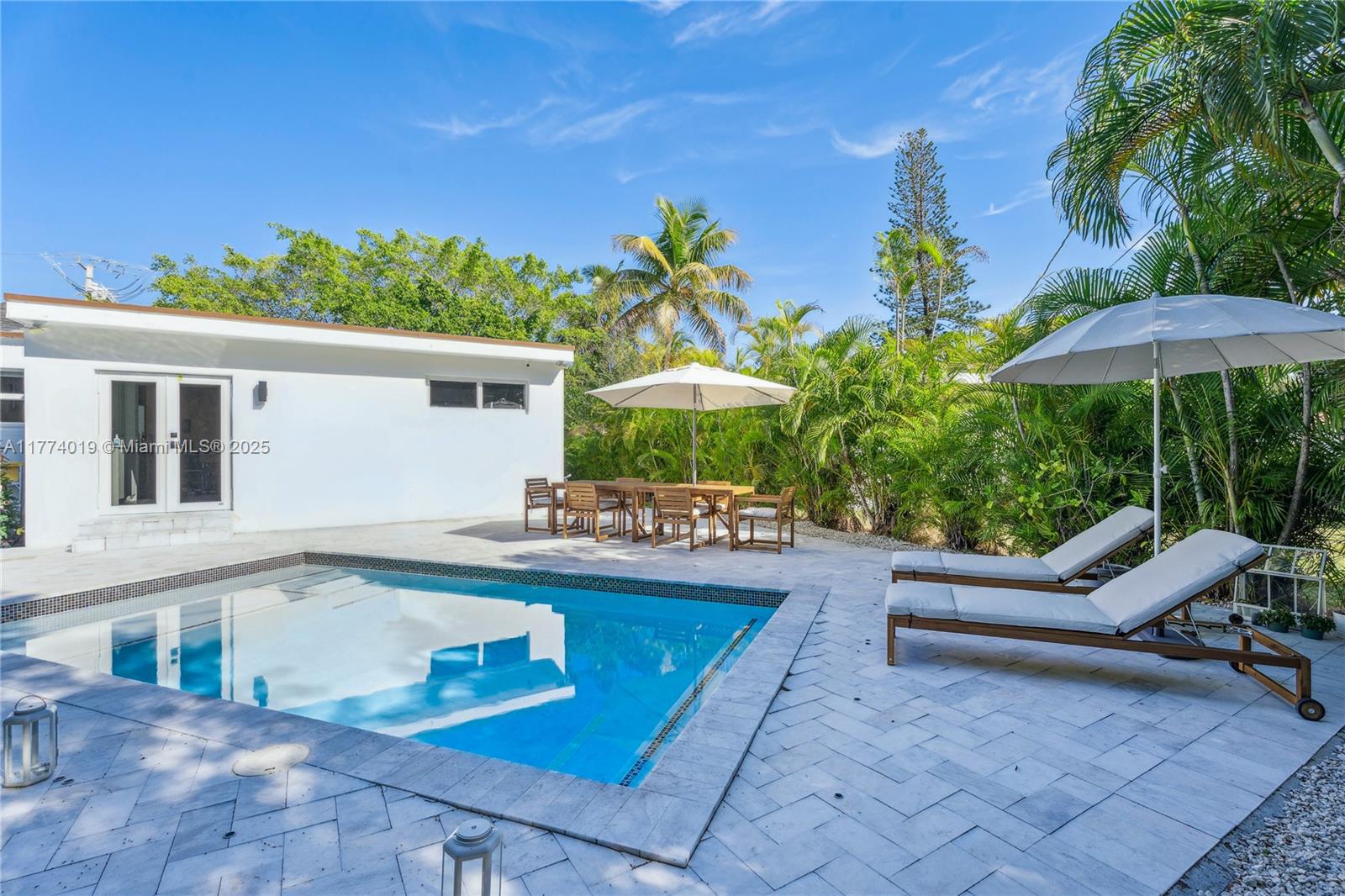 BRICKELL ESTATES - Residential