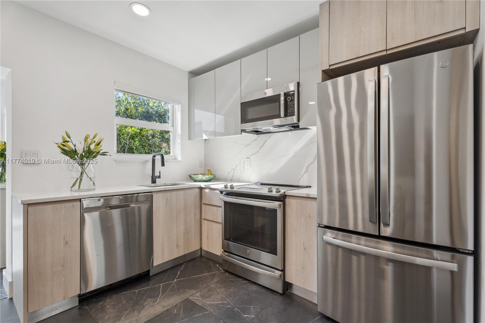 BRICKELL ESTATES - Residential
