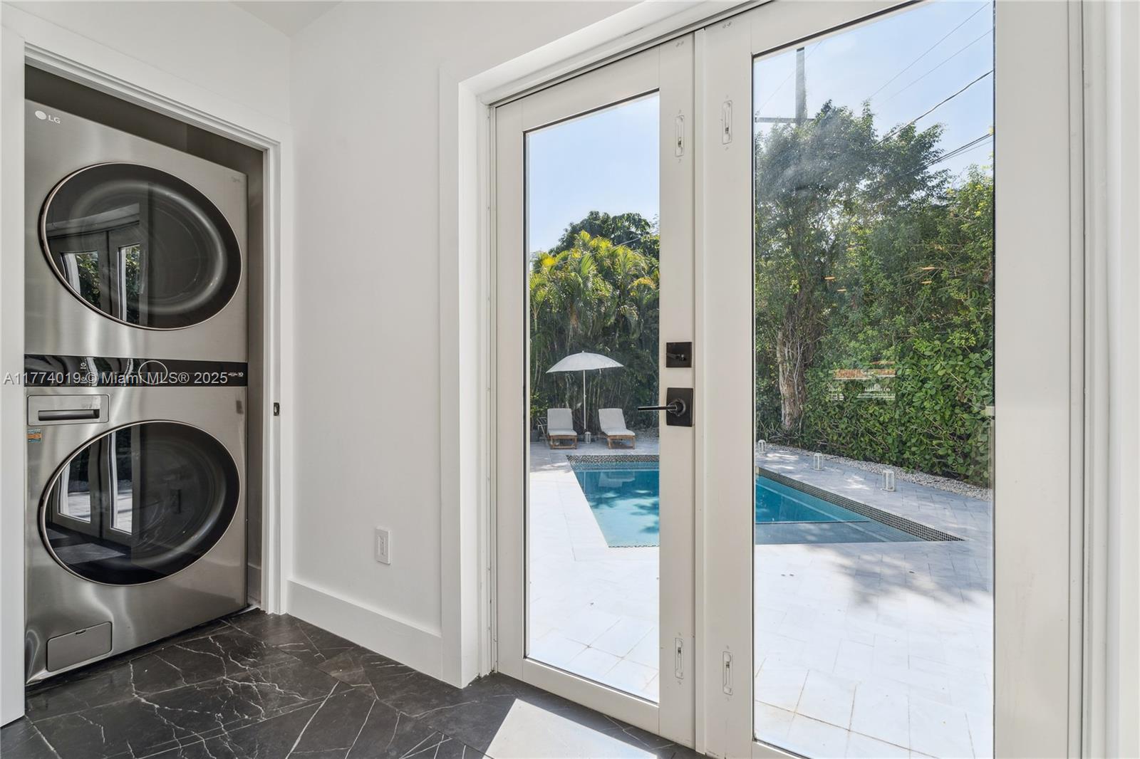 BRICKELL ESTATES - Residential