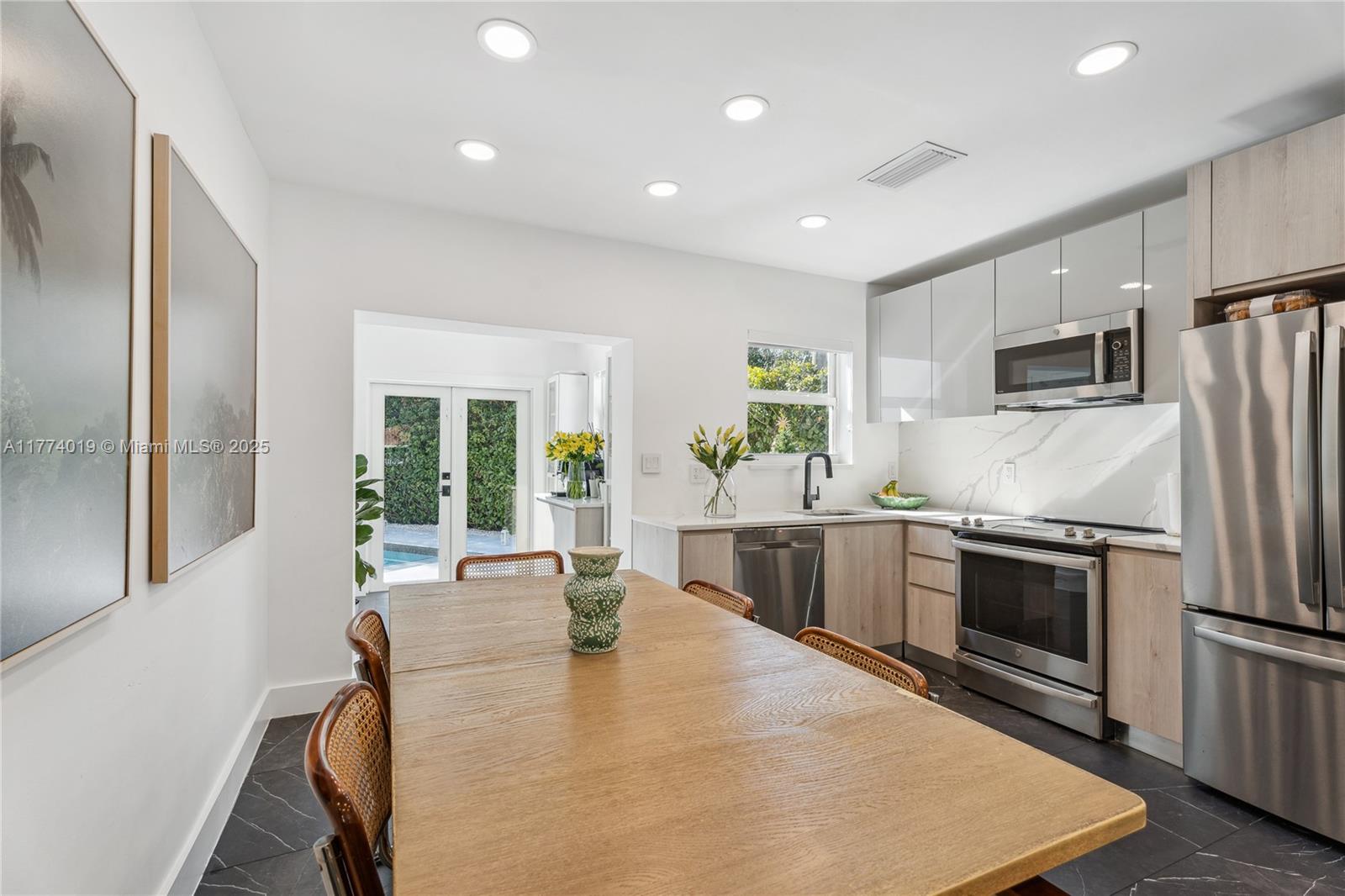 BRICKELL ESTATES - Residential