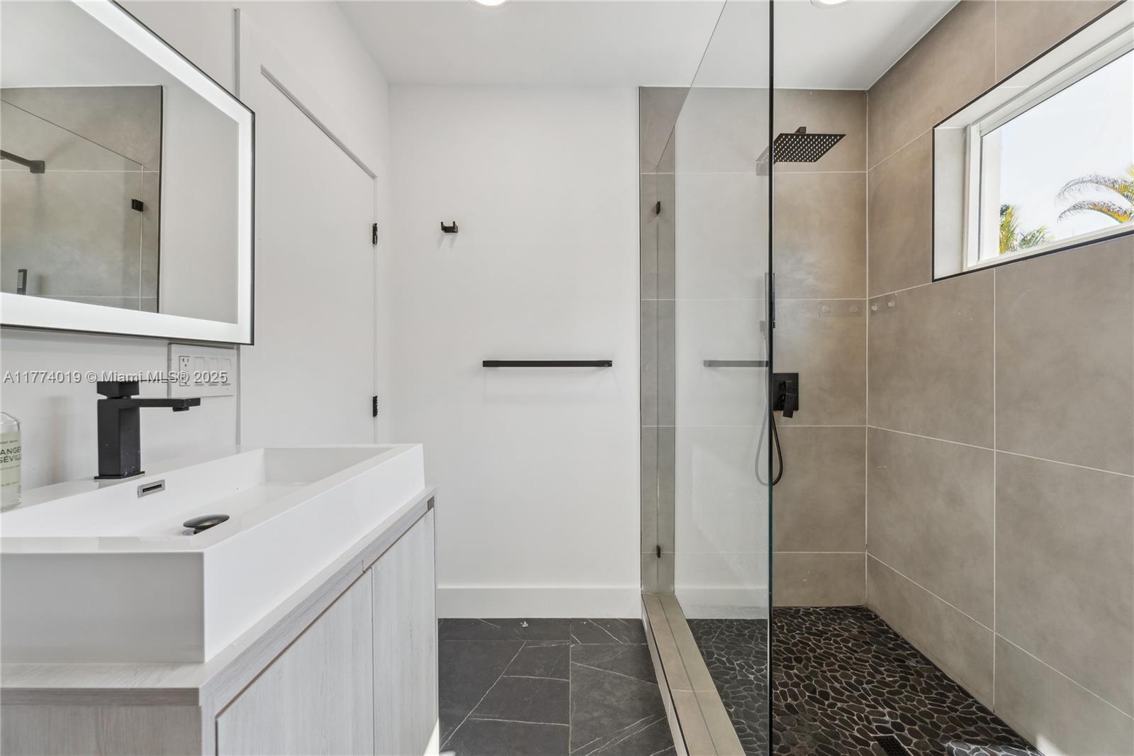 BRICKELL ESTATES - Residential