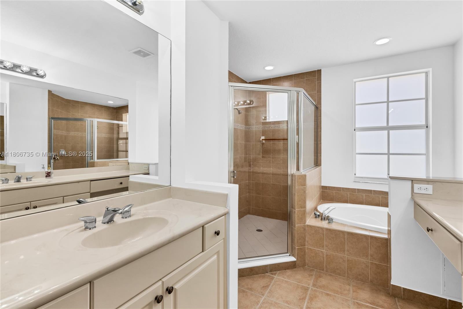 HARBOUR OAKS - Residential Lease
