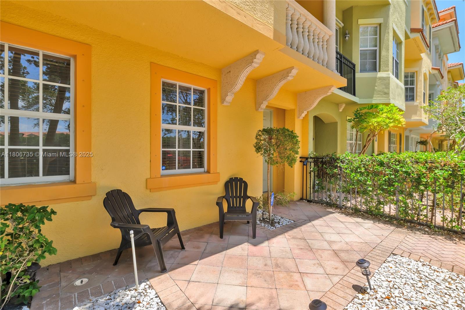 HARBOUR OAKS - Residential Lease