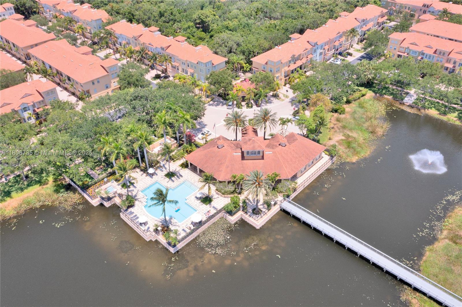 HARBOUR OAKS - Residential Lease