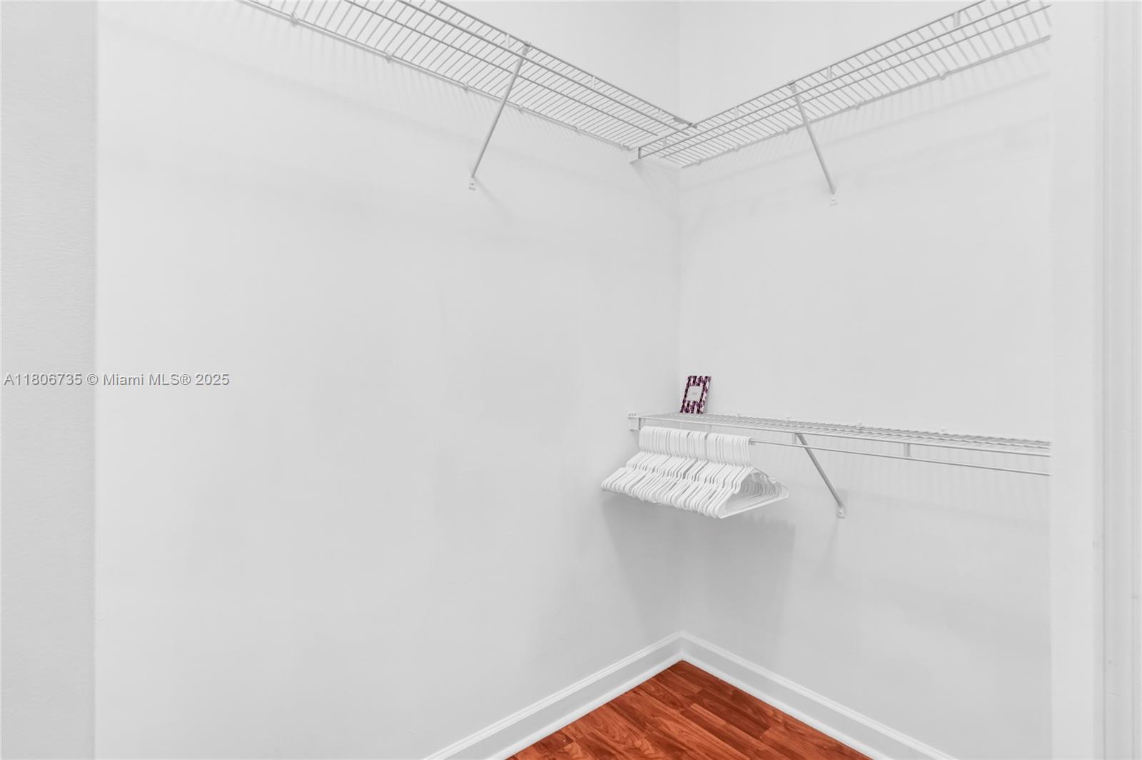 HARBOUR OAKS - Residential Lease