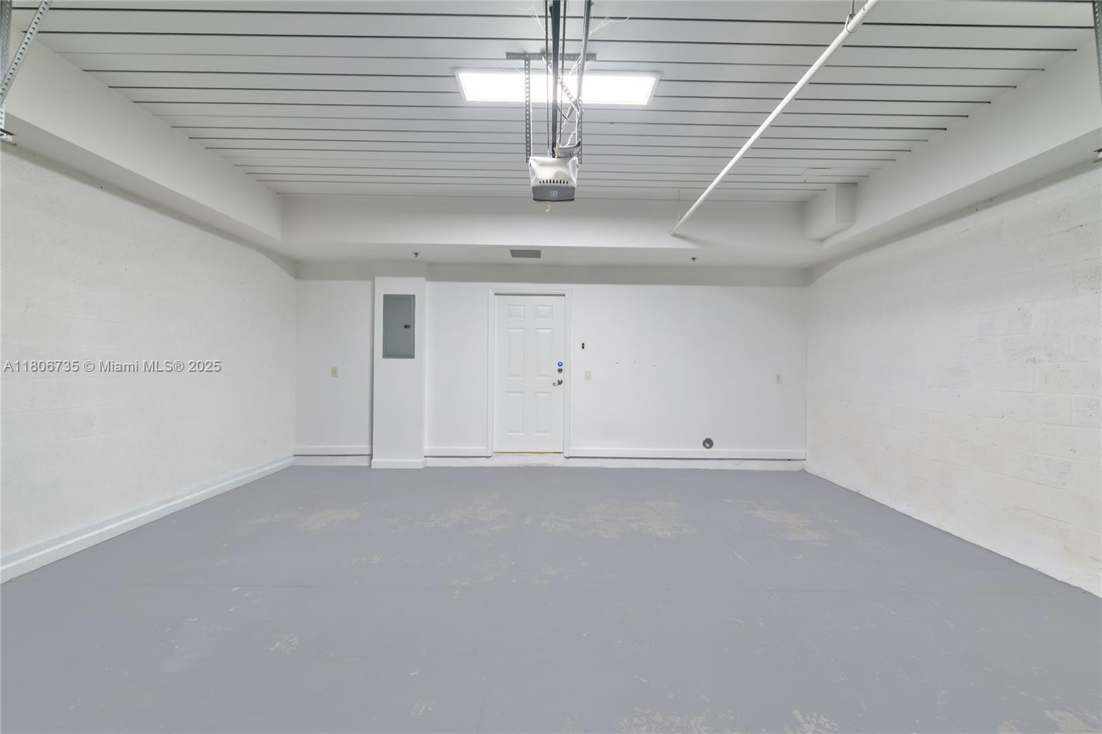 HARBOUR OAKS - Residential Lease