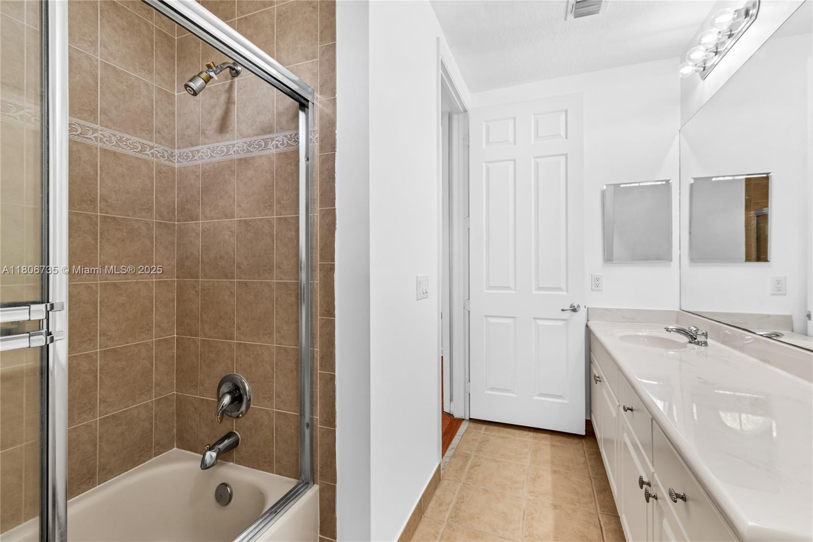 HARBOUR OAKS - Residential Lease