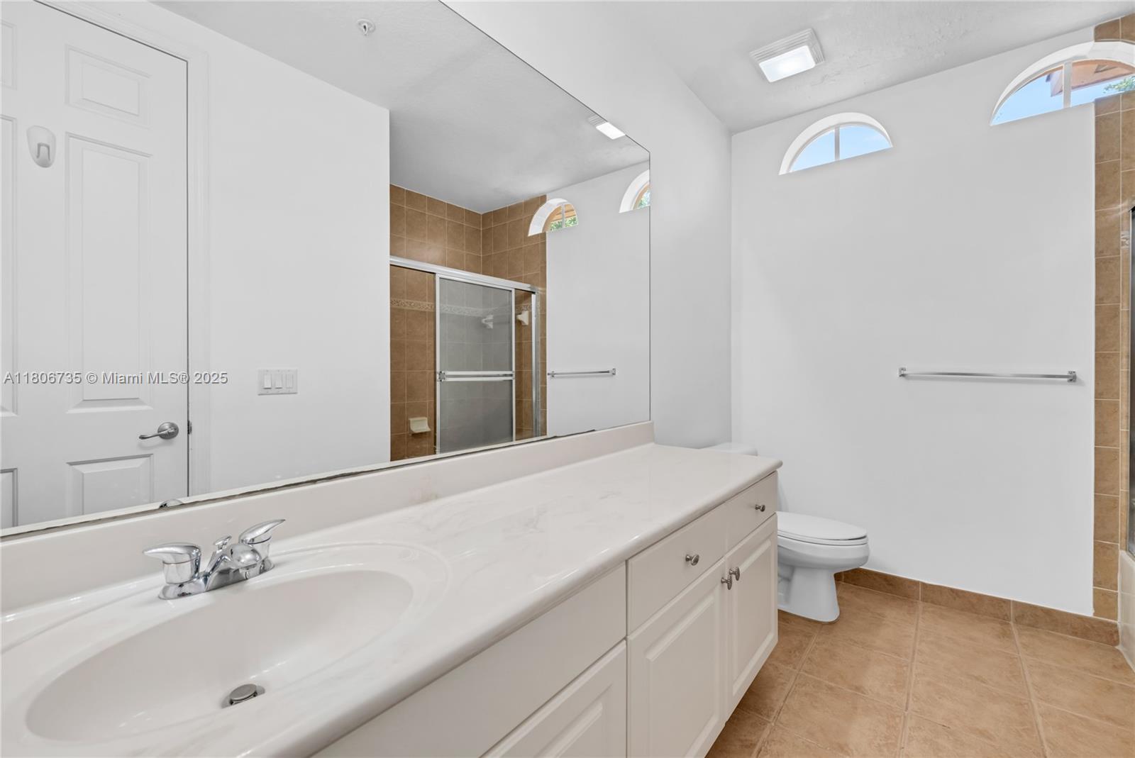 HARBOUR OAKS - Residential Lease