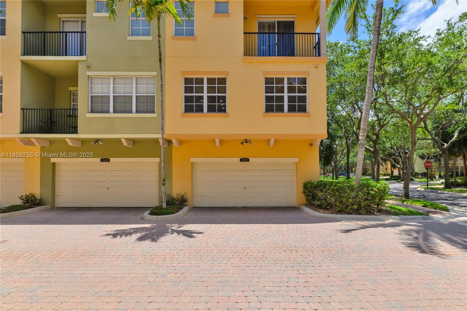 HARBOUR OAKS - Residential Lease