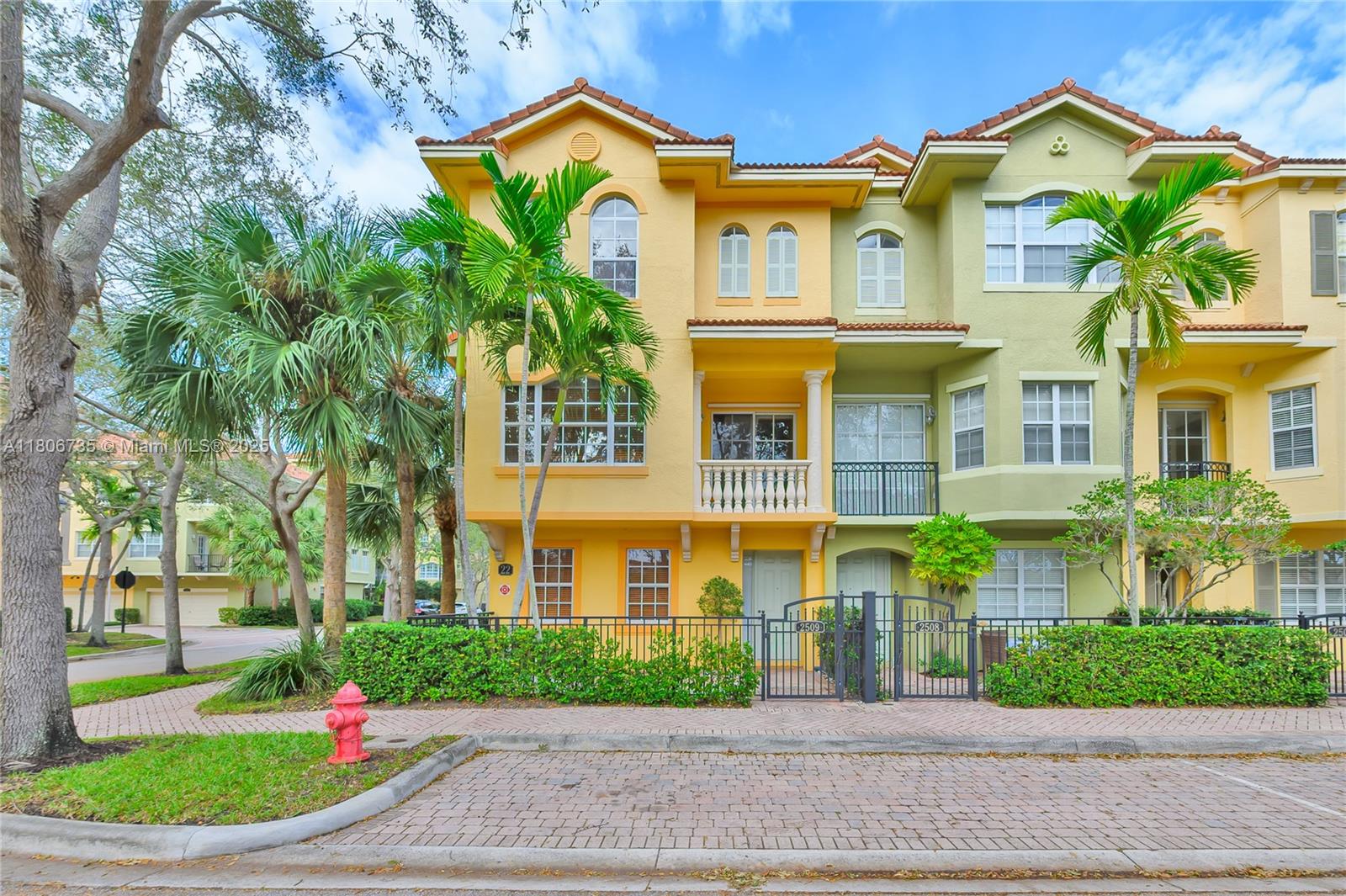 HARBOUR OAKS - Residential Lease