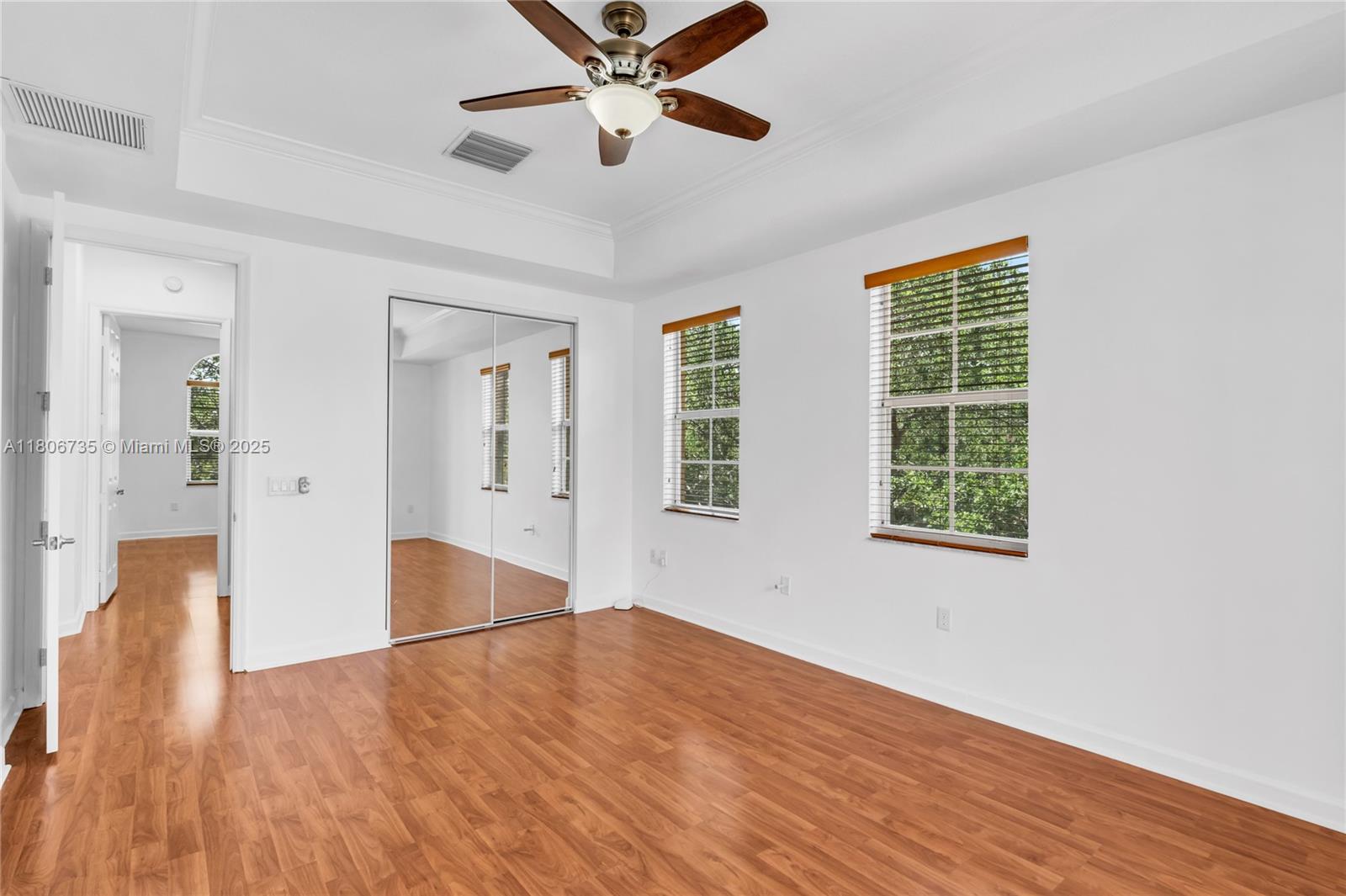 HARBOUR OAKS - Residential Lease