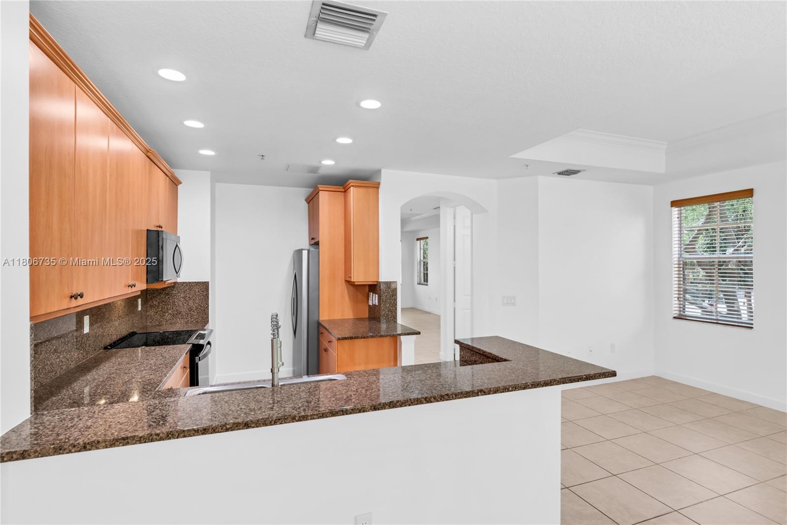 HARBOUR OAKS - Residential Lease