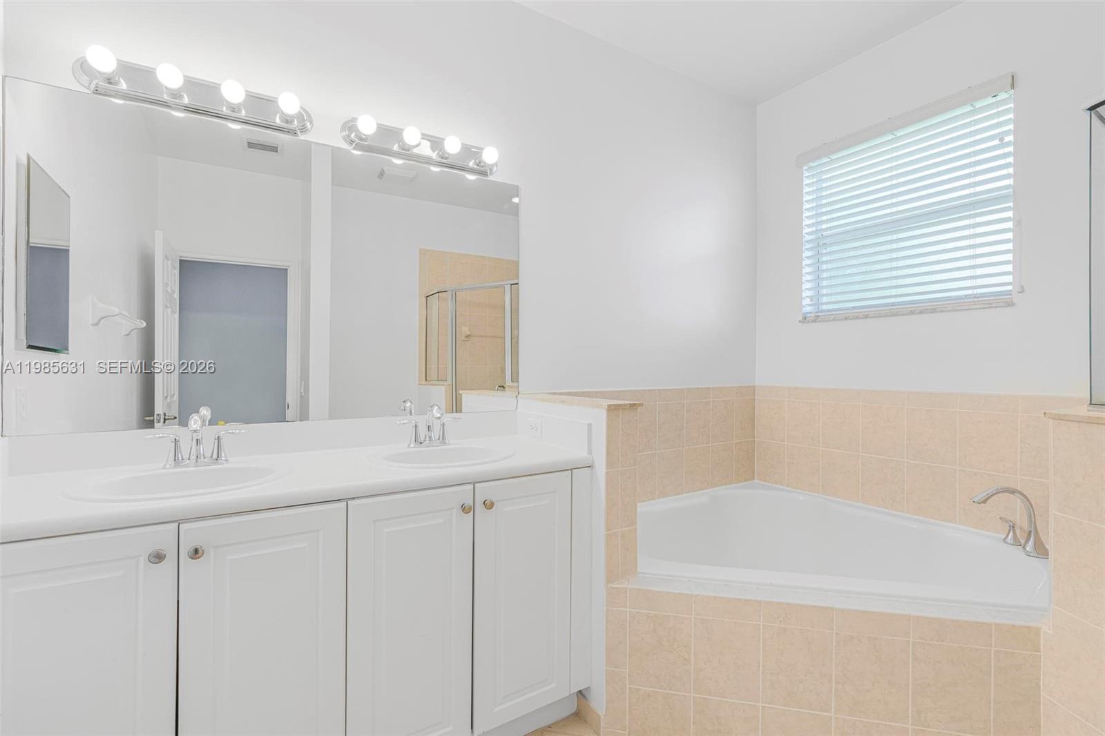 LAKES BY THE BAY GEE - Residential