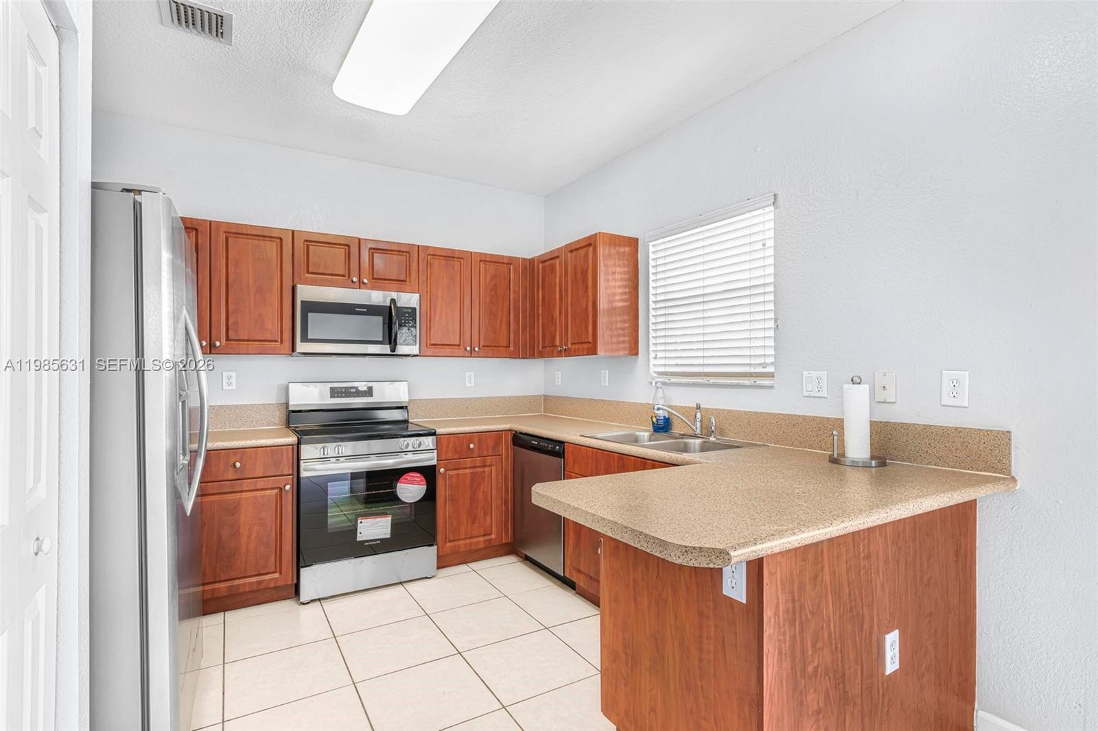 LAKES BY THE BAY GEE - Residential