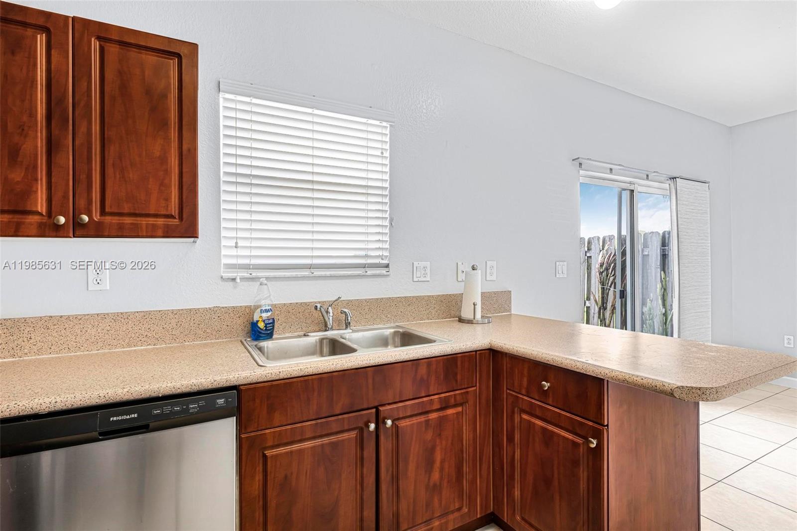 LAKES BY THE BAY GEE - Residential