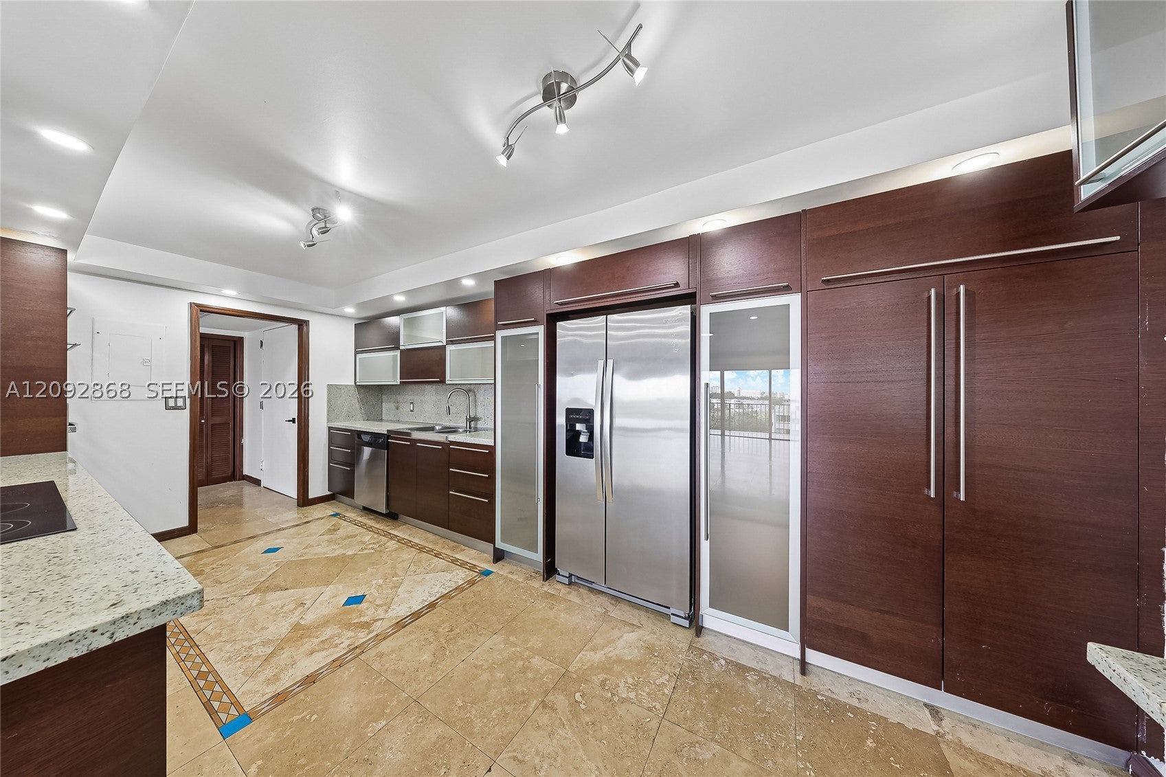 1800 NE 114th St 811