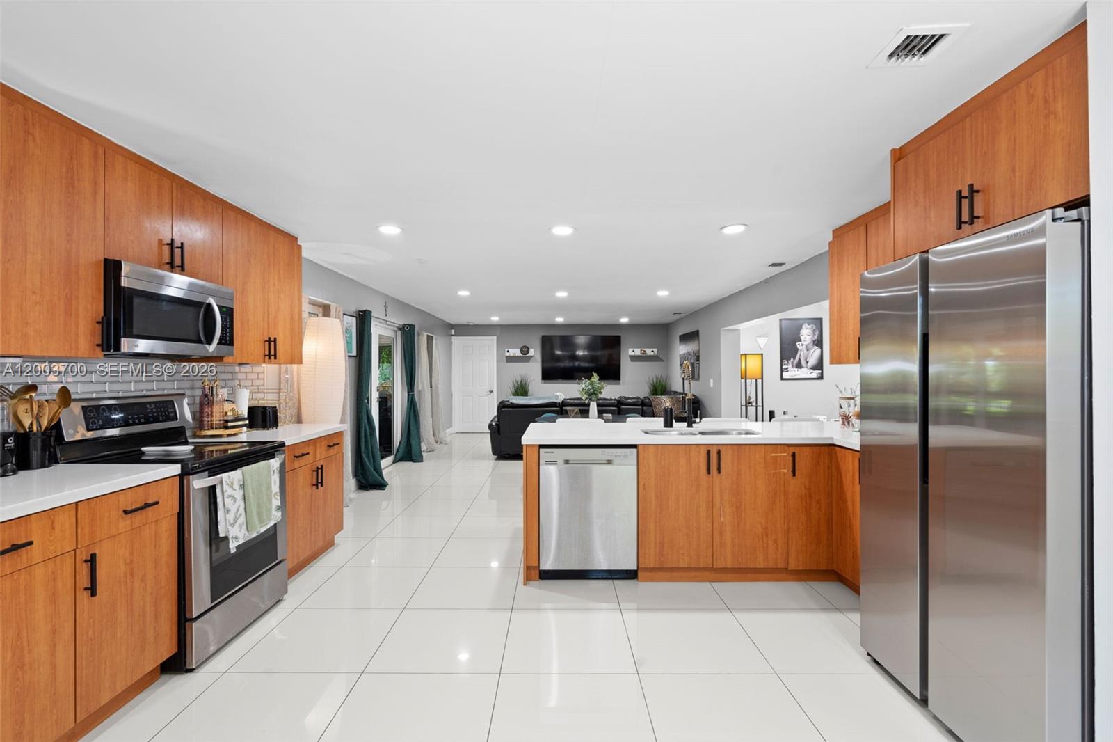 HOMESTEAD LAKES FARMLIFE - Residential