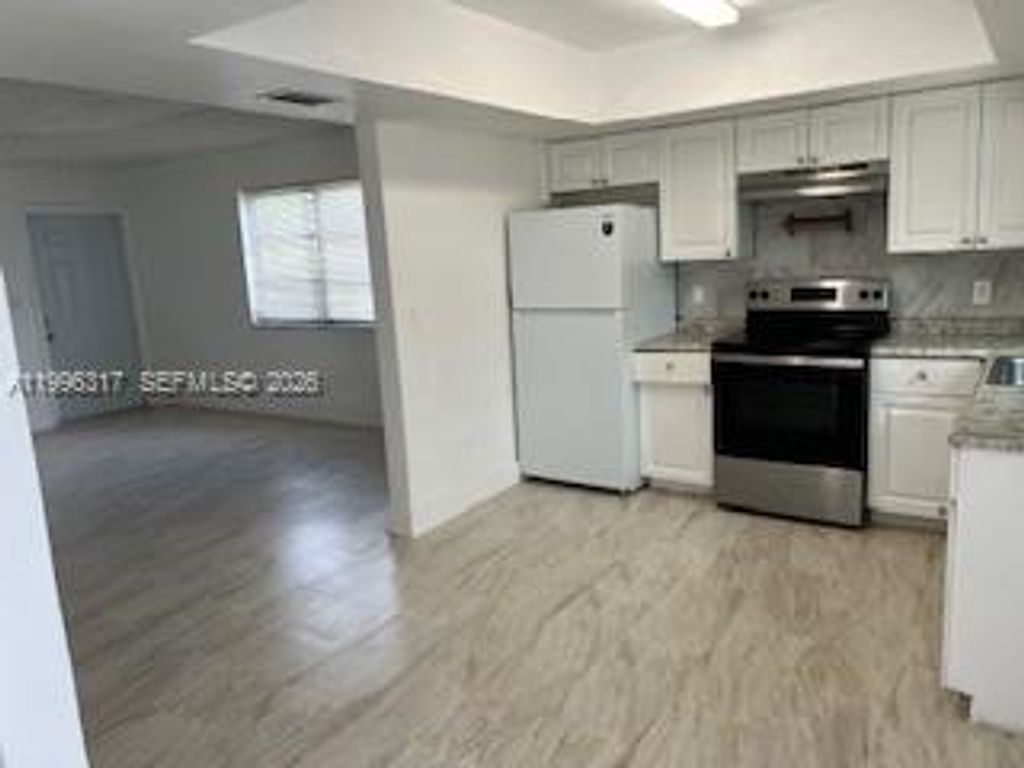 Photo of 6237 Polk St #REAR, Hollywood, FL 33024 (MLS # A11996317)