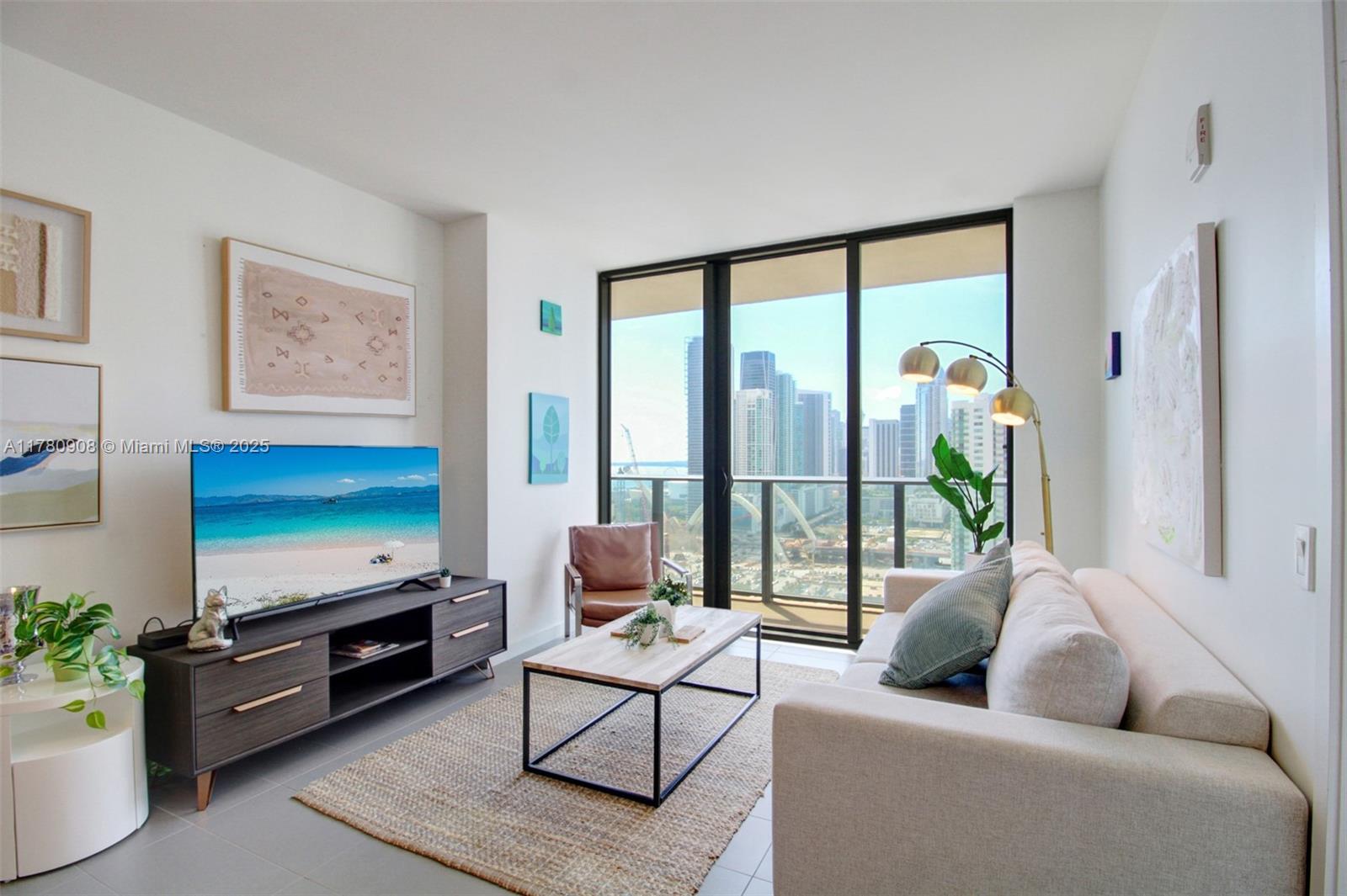 CANVAS CONDO - Residential Lease