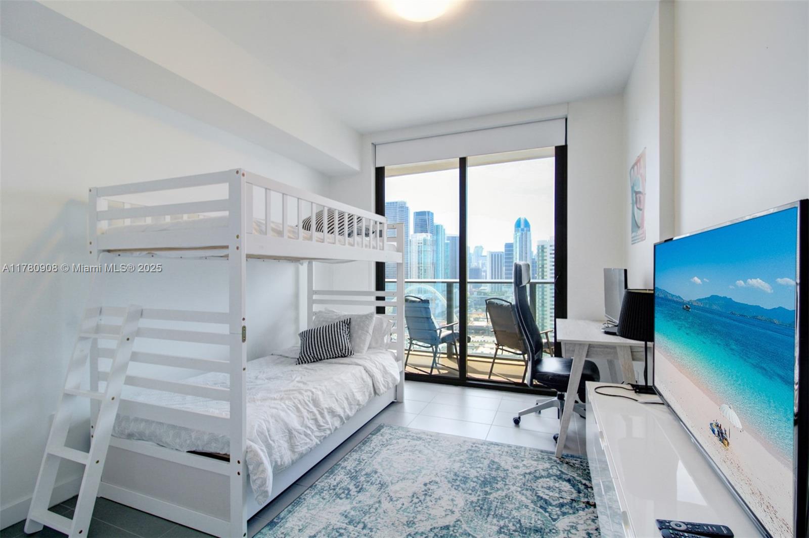 CANVAS CONDO - Residential Lease