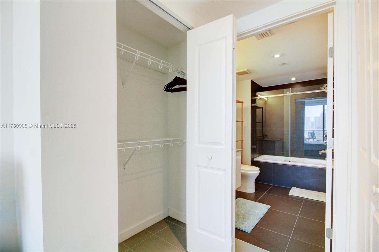 CANVAS CONDO - Residential Lease