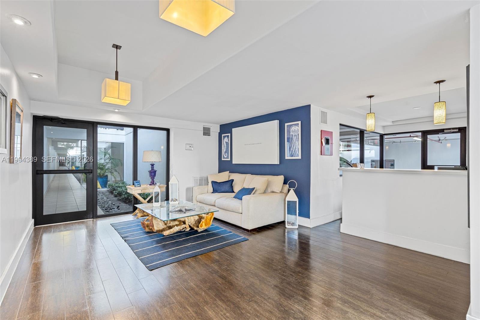 5845 Collins Ave 101