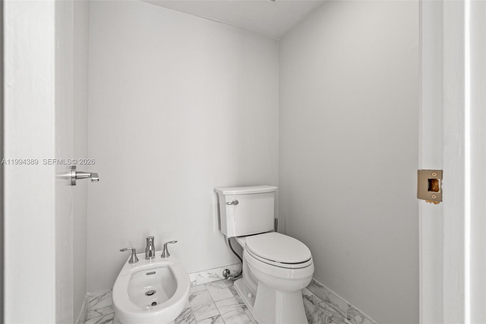 THE SURF CONDO - Residential Lease